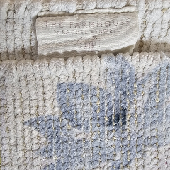 Rachel Ashwell Shabby Chic Farmhouse Floral Tapestry Accent Rug Fringe 25x45 - Picture 3 of 3